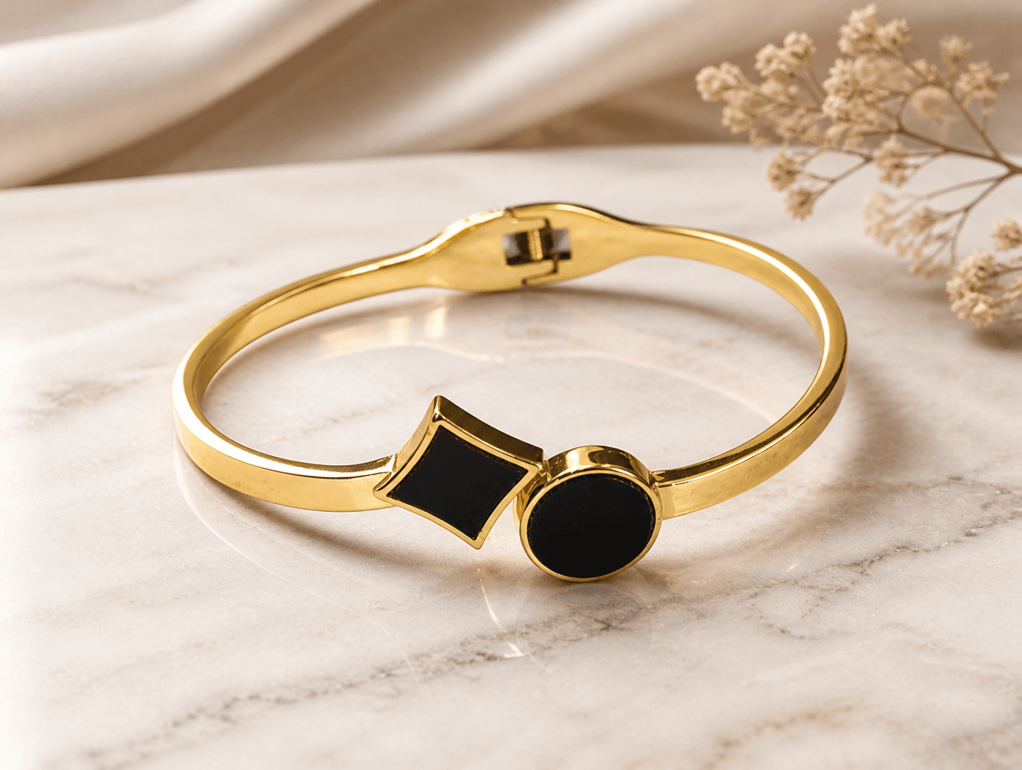Black Geometric Minimal Bracelet for Women - view 1