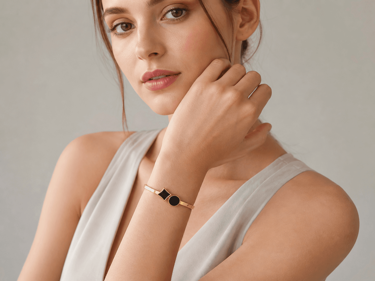 Black Geometric Minimal Bracelet for Women - view 2