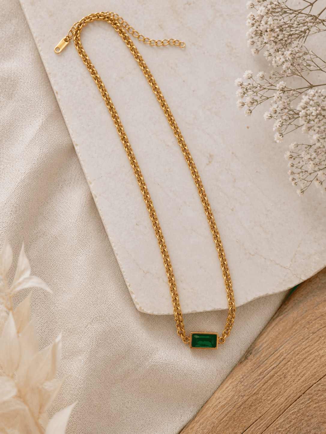 Minimal Emerald Green Crystal Gold Plated Pendant Necklace for Women - view 3